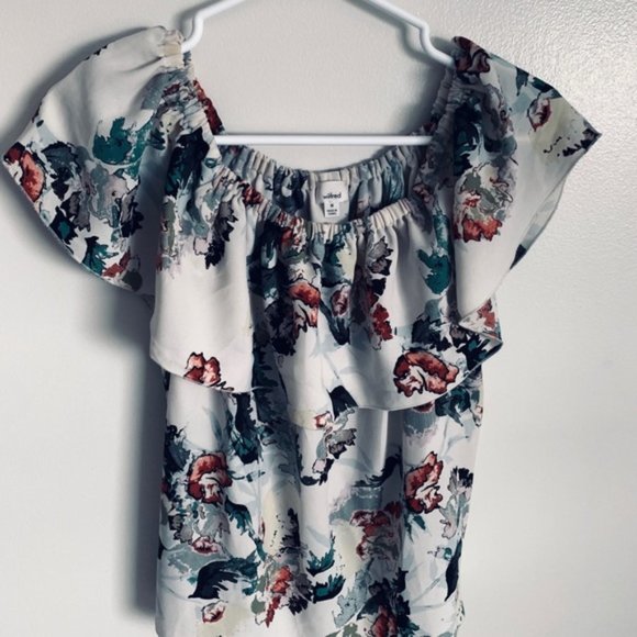 Wilfred Tops - Wilfred off the shoulder top. Flower print.